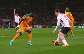 关于足球比赛现场一波又一波的激动人心的信息 关于足球比赛现场一波又一波的激动人心的信息