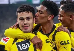 球队实力拔得头筹，取得关键胜利(球队获胜)