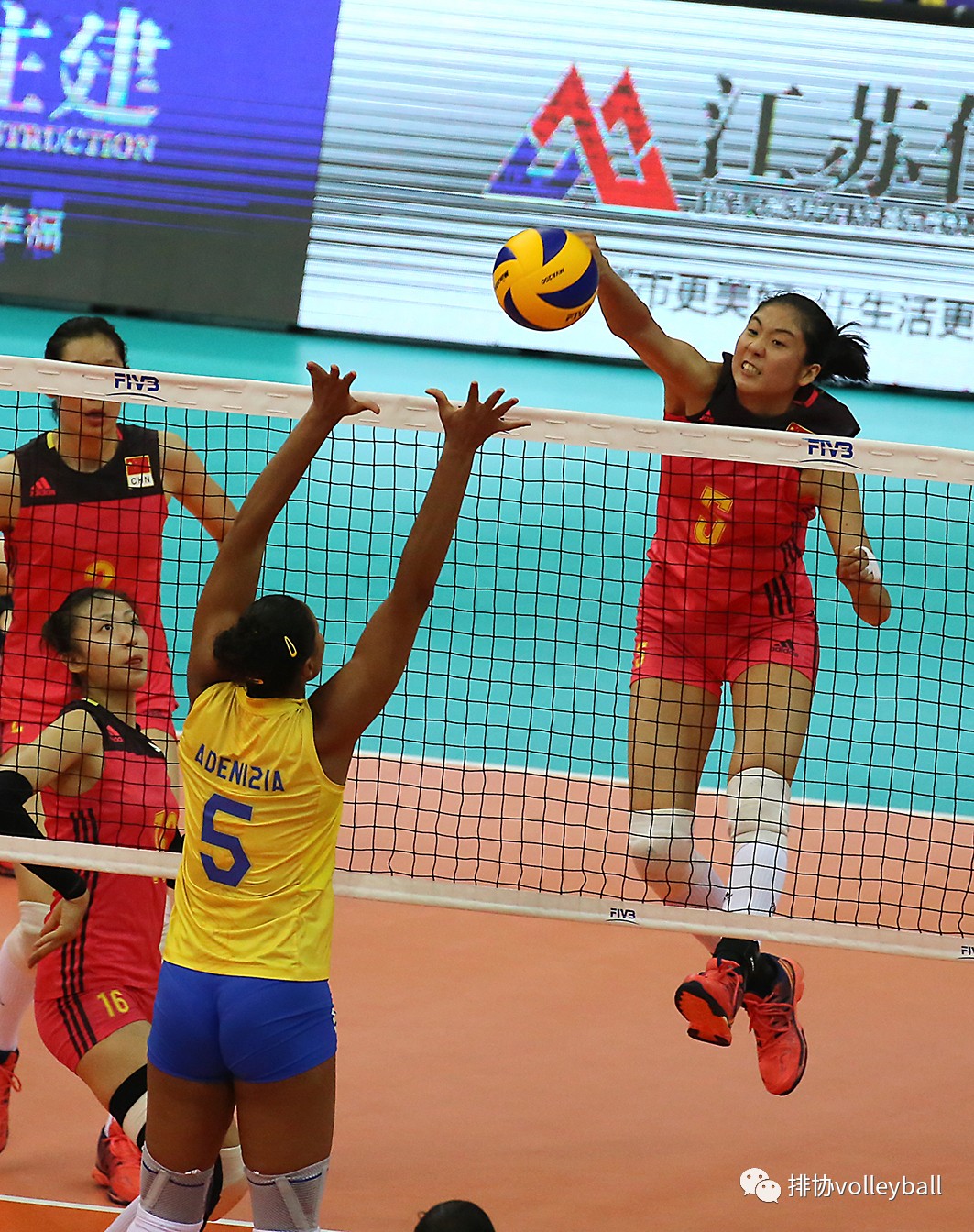 包含巴西国内篮球联赛表现抢眼，里约队积极备战决赛的词条