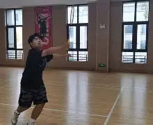 比赛过程悬念迭起,球员表现让人眼前一亮的句子